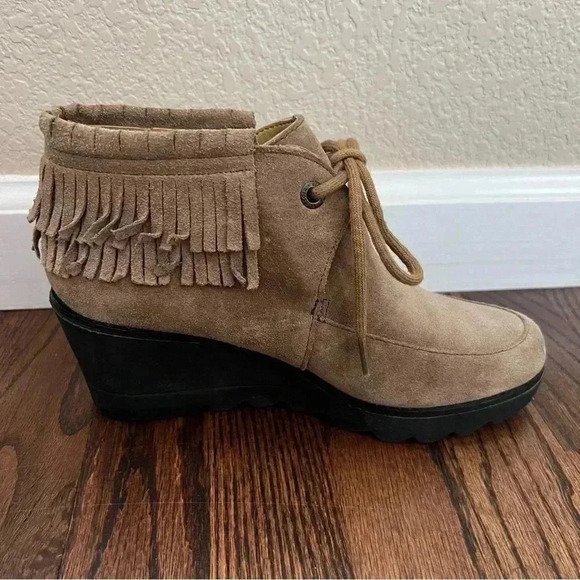 Bussola Leeds Suede Tan Layered Fringe Lace Up Wedge Ankle Bootie Shoes 6.5, 37. - Picture 13 of 16